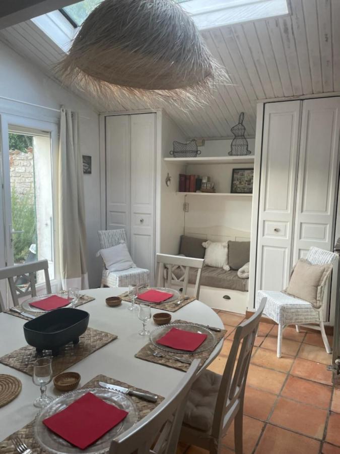Le Chai Maison De Charme Pour Tribu Joyeuse Le Chateau-d'Oleron Exterior photo